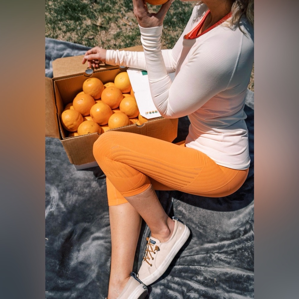 Savvi Ananda Seamless Capri Leggings | Bright Orange | Size S | EUC